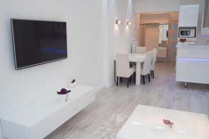 Sofia Apartment - image 6