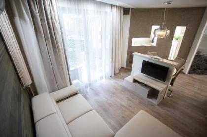 All Seasons Apartment - image 2