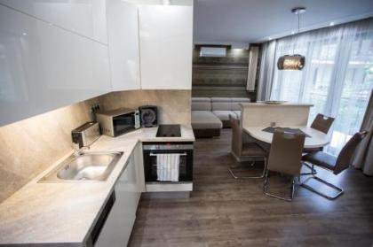 All Seasons Apartment - image 3
