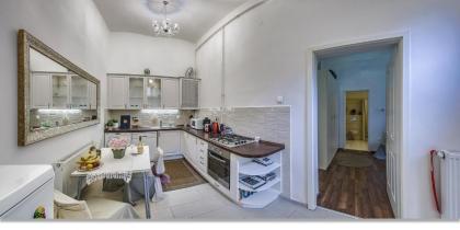 Julia's Home - image 1