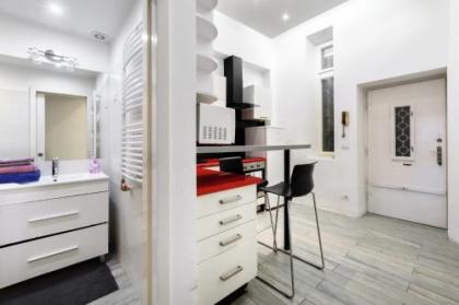 Vanesia Boutique Apartment - image 11