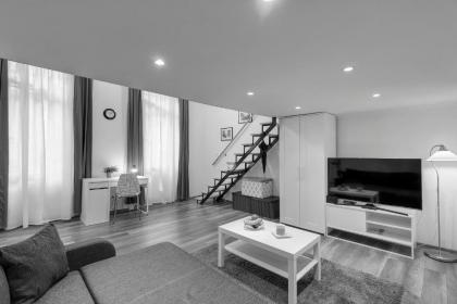 Sweet Dreams at Oktogon - image 18