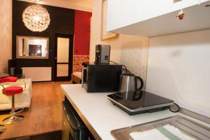 Inviting flat in the heart of town - image 7