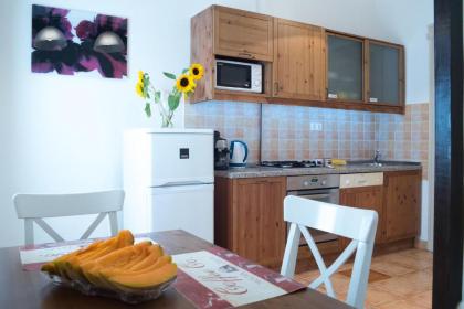 Friendly home in the center - image 13