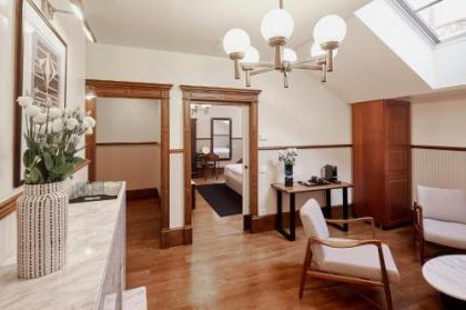 Callas House - image 17