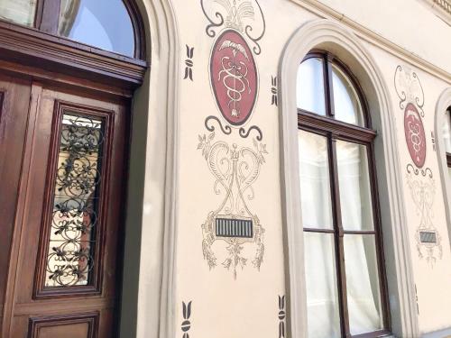 Callas House - image 6