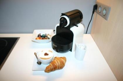 Supreme City Center Apartment - image 16