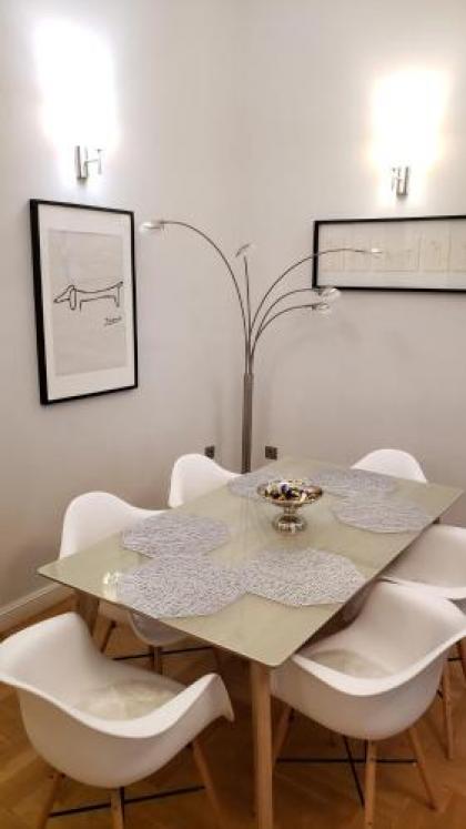 Supreme City Center Apartment - image 5