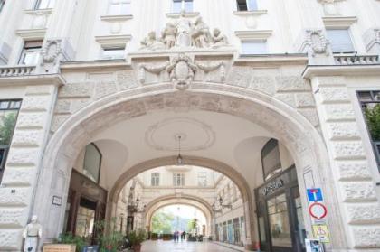 Valentina Apartment in CityCenter - image 18