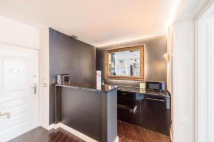 Enzo Capo Suites Down Town - image 14