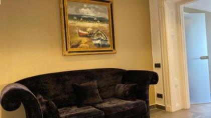 Enzo Capo Suites Down Town - image 2
