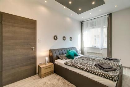 Tamara Apartment - image 12