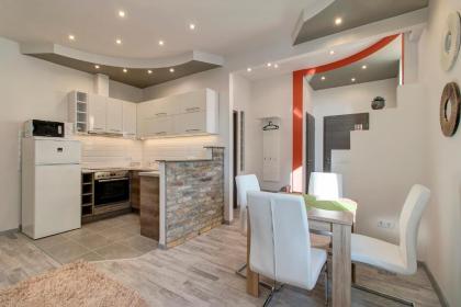 Tamara Apartment - image 14