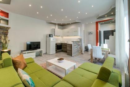 Tamara Apartment - image 3