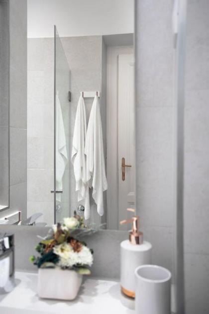 Brill Budapest Apartments 3 - image 11