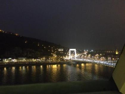 Riverside flat with King Castle view - image 10