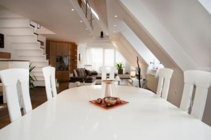 Riverside flat with King Castle view - image 17