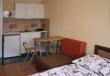 Margaret Bridge Studio Apartment - image 13