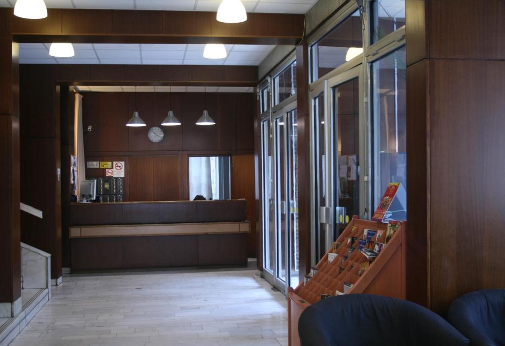 Margaret Bridge Studio Apartment - image 6
