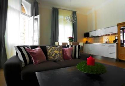 Golden Stars Budapest Apartments - image 10