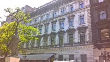 Spacious Evergreen Apartment in the heart of Budapest - image 18