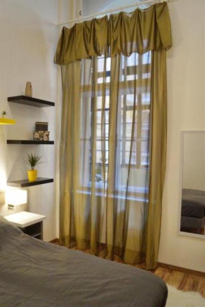 Spacious Evergreen Apartment in the heart of Budapest - image 19