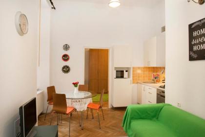 Carolyn apartman in the old City - image 16