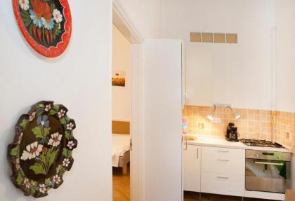 Carolyn apartman in the old City - image 18