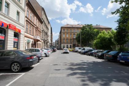 Carolyn apartman in the old City - image 4