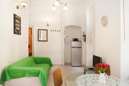 Carolyn apartman in the old City - image 9