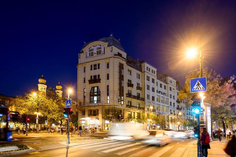 Karoly Corner Residences - image 5