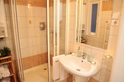 Brand New Apartment Budapest - image 4