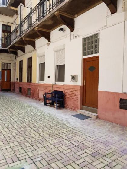 Keleti Studio Apartman - image 3