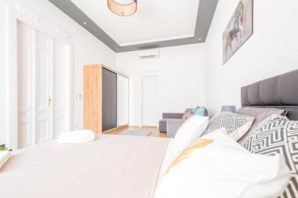 Real Apartments Zichy - image 14