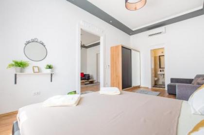 Real Apartments Zichy - image 15
