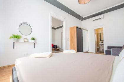 Real Apartments Zichy - image 16