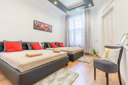 Real Apartments Zichy - image 20