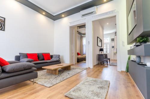 Real Apartments Zichy - image 6
