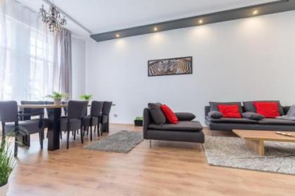 Real Apartments Zichy - image 8