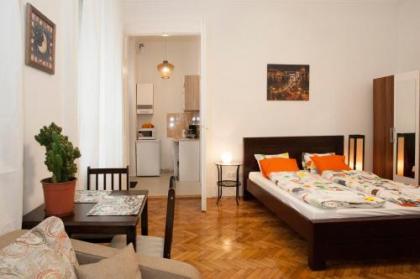 Ariel Studio Close to St. Stephen Basilica - image 13