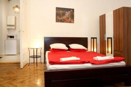 Ariel Studio Close to St. Stephen Basilica - image 15