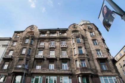 Ariel Studio Close to St. Stephen Basilica - image 19