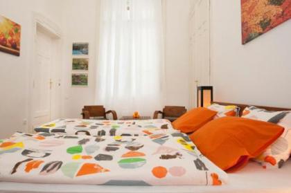Ariel Studio Close to St. Stephen Basilica - image 4