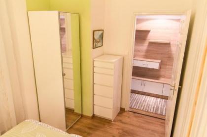 Luxury 2BR Apt by the Synagogue - image 10