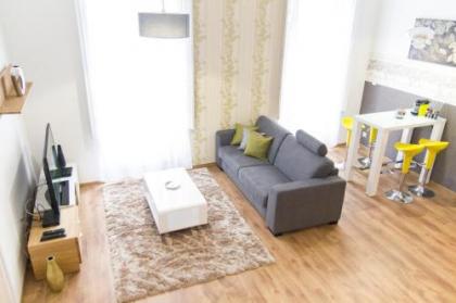 Luxury 2BR Apt by the Synagogue - image 13