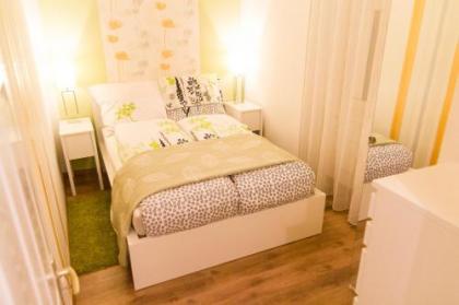 Luxury 2BR Apt by the Synagogue - image 18