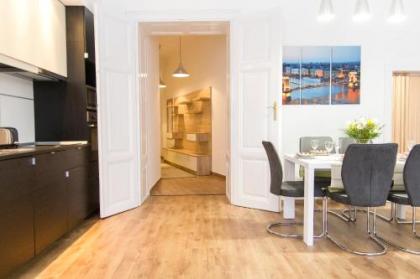Luxury 2BR Apt by the Synagogue - image 20