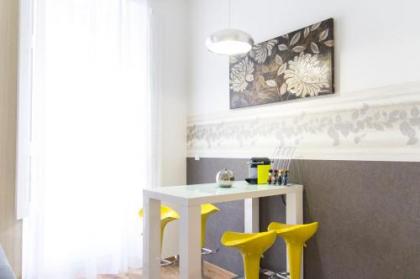 Luxury 2BR Apt by the Synagogue - image 9