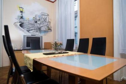 Palace Trees Apartment - image 3