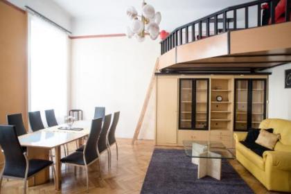 Palace Trees Apartment - image 4